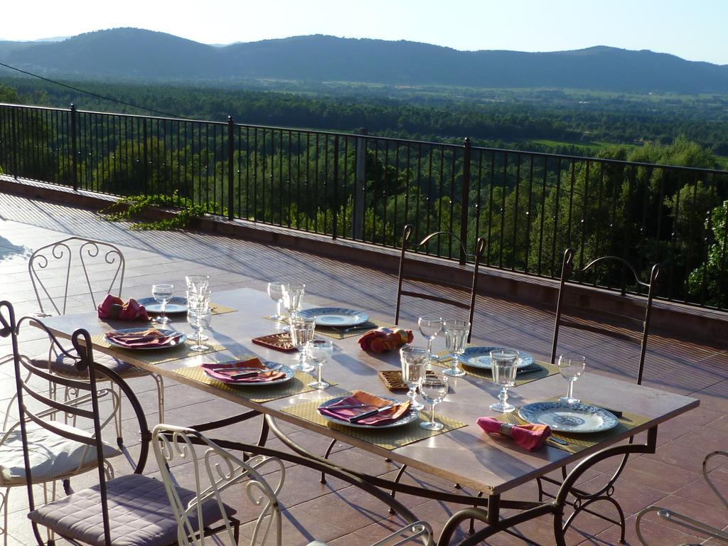 Bed And Breakfast La Maison De Nathalie Les Mayons Exterior photo