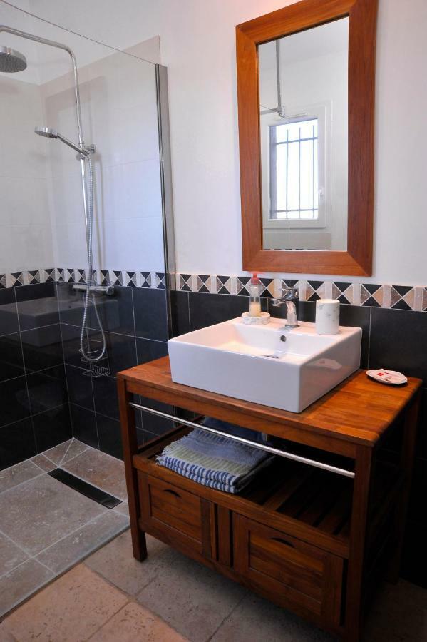 Bed And Breakfast La Maison De Nathalie Les Mayons Exterior photo